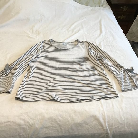 SUNDAY Striped Sweatshirt With Bell Sleeves - Picture 3 of 10